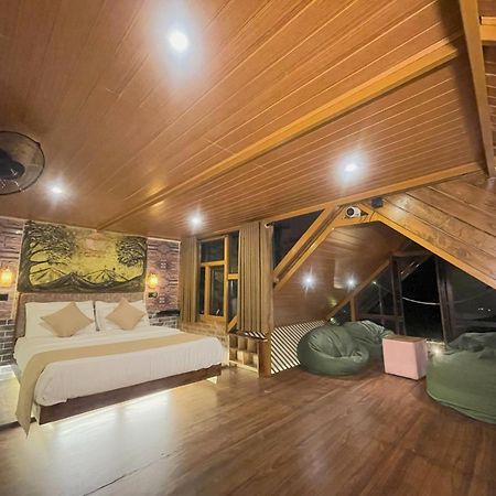 Bed and Breakfast Royal Mount Ella Esterno foto