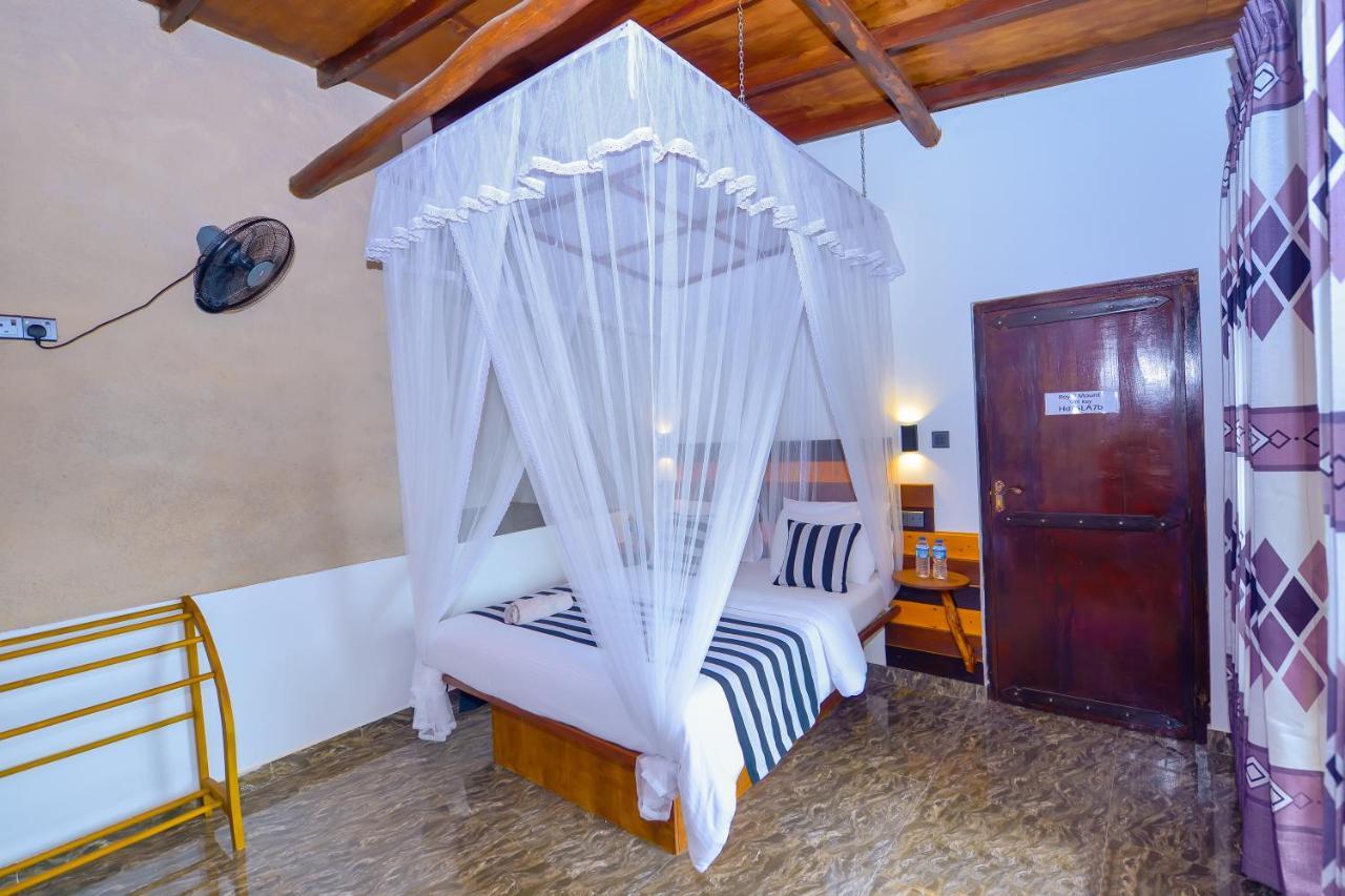 Bed and Breakfast Royal Mount Ella Esterno foto