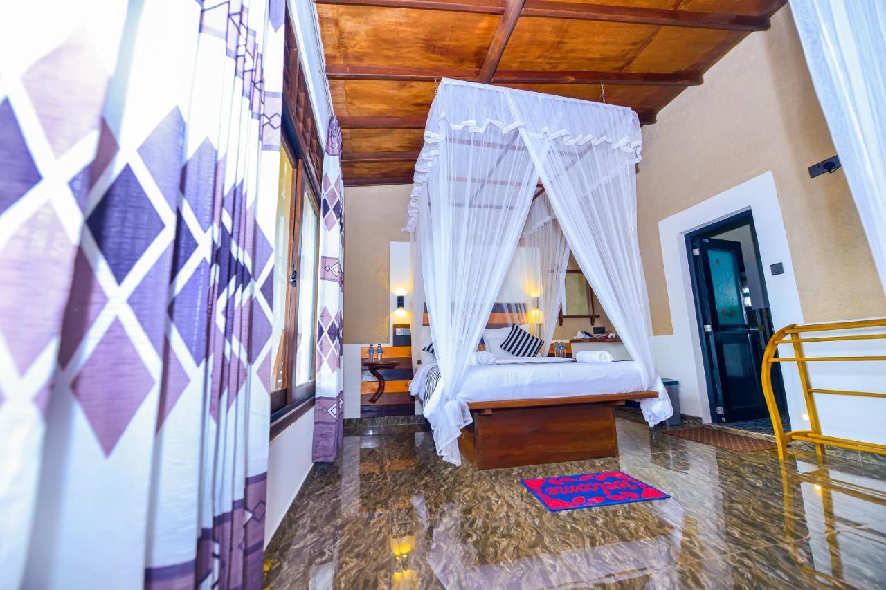 Bed and Breakfast Royal Mount Ella Esterno foto