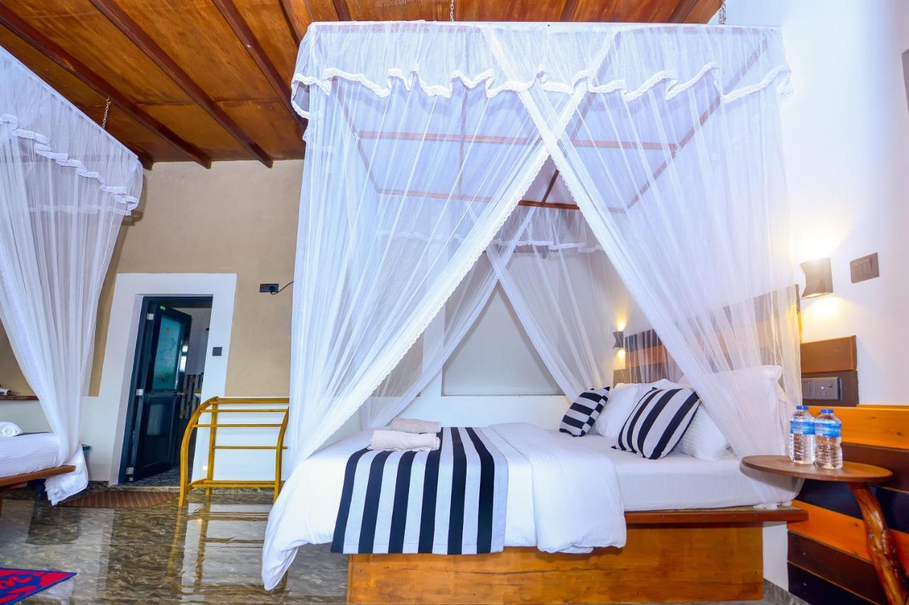 Bed and Breakfast Royal Mount Ella Esterno foto