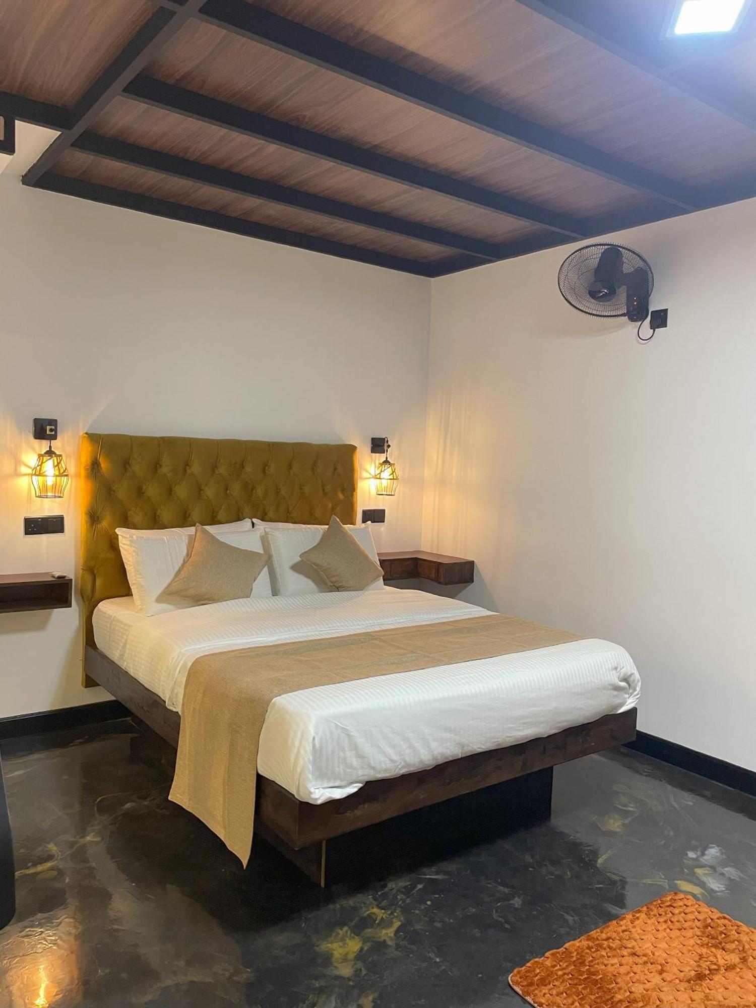 Bed and Breakfast Royal Mount Ella Esterno foto