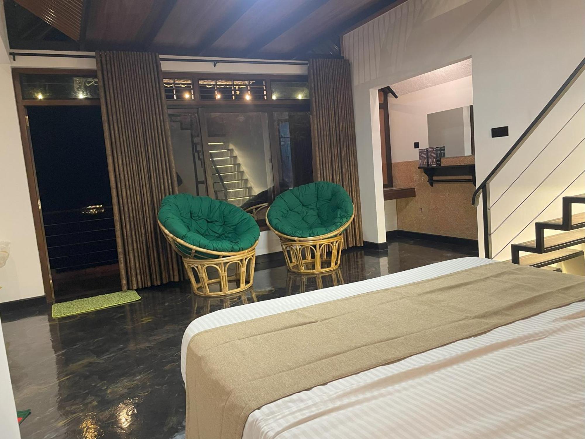 Bed and Breakfast Royal Mount Ella Esterno foto